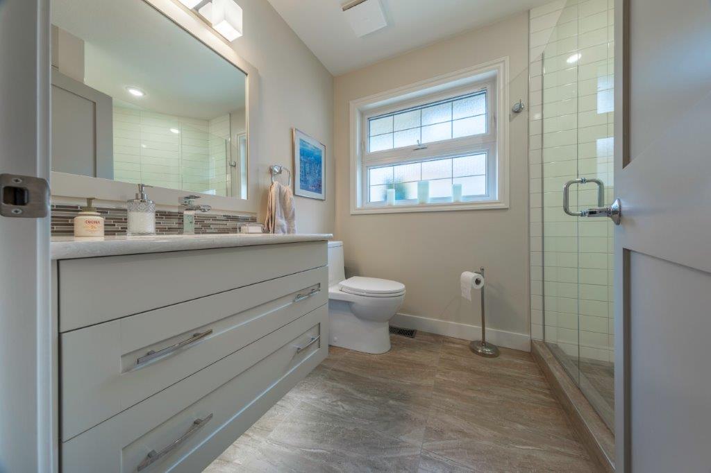 bathroom-renovation-kelowna-home-builder