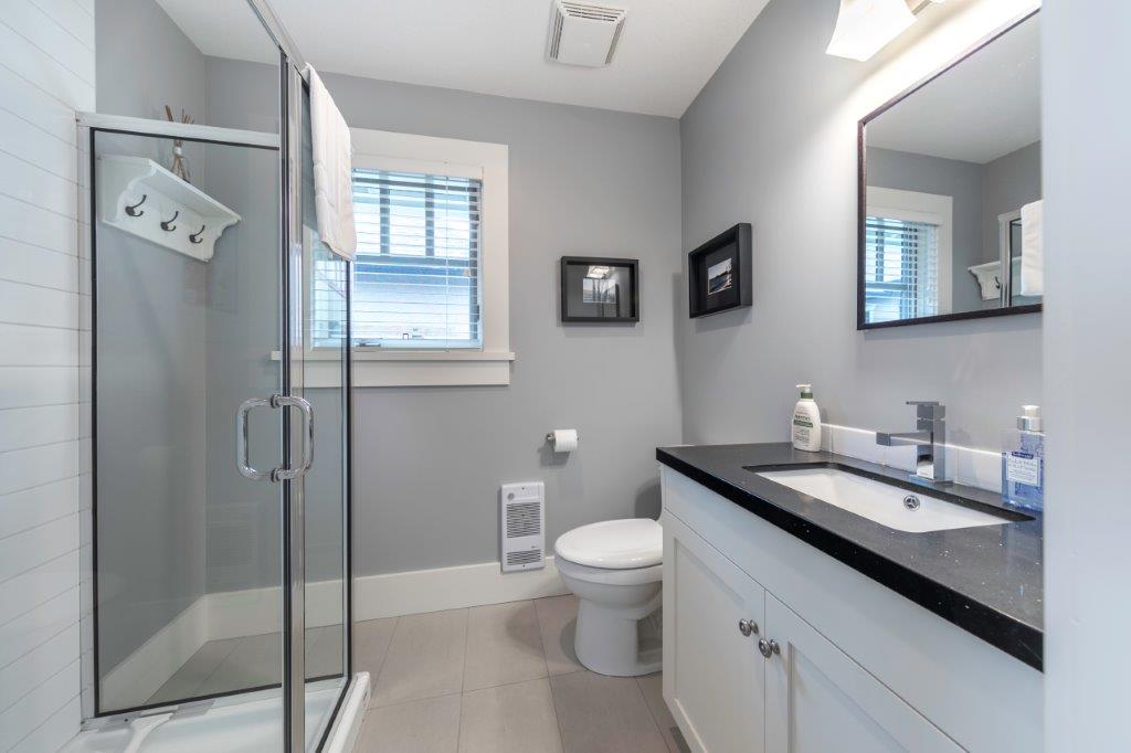 bathroom-renovation-kelowna-home-buider