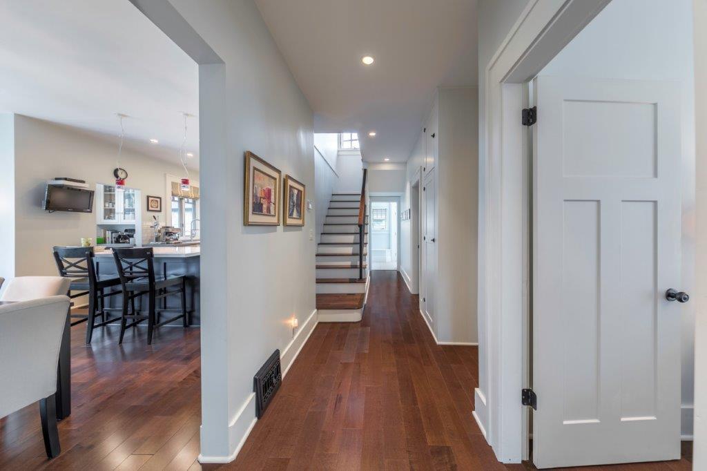 interior-hallway-kelowna-home-builder